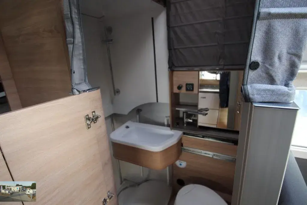 Bild 13: Wohnmobil in Blomberg online mieten