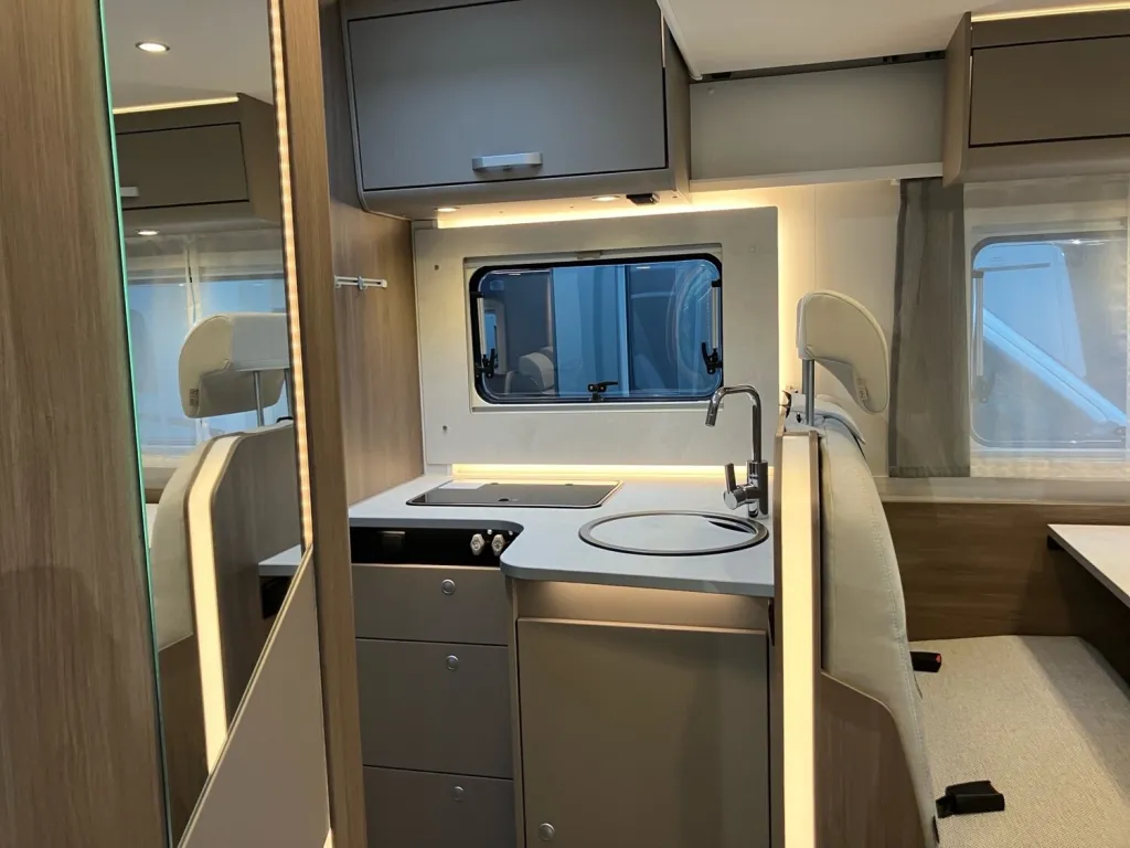 Bild 16: Wohnmobil für 4 Personen in Wernau mieten