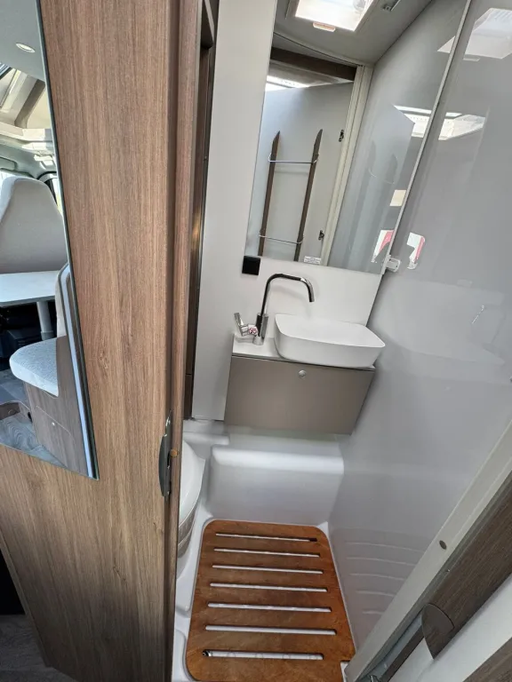 Bild 4: Wohnmobil von Carado mieten in Bamberg