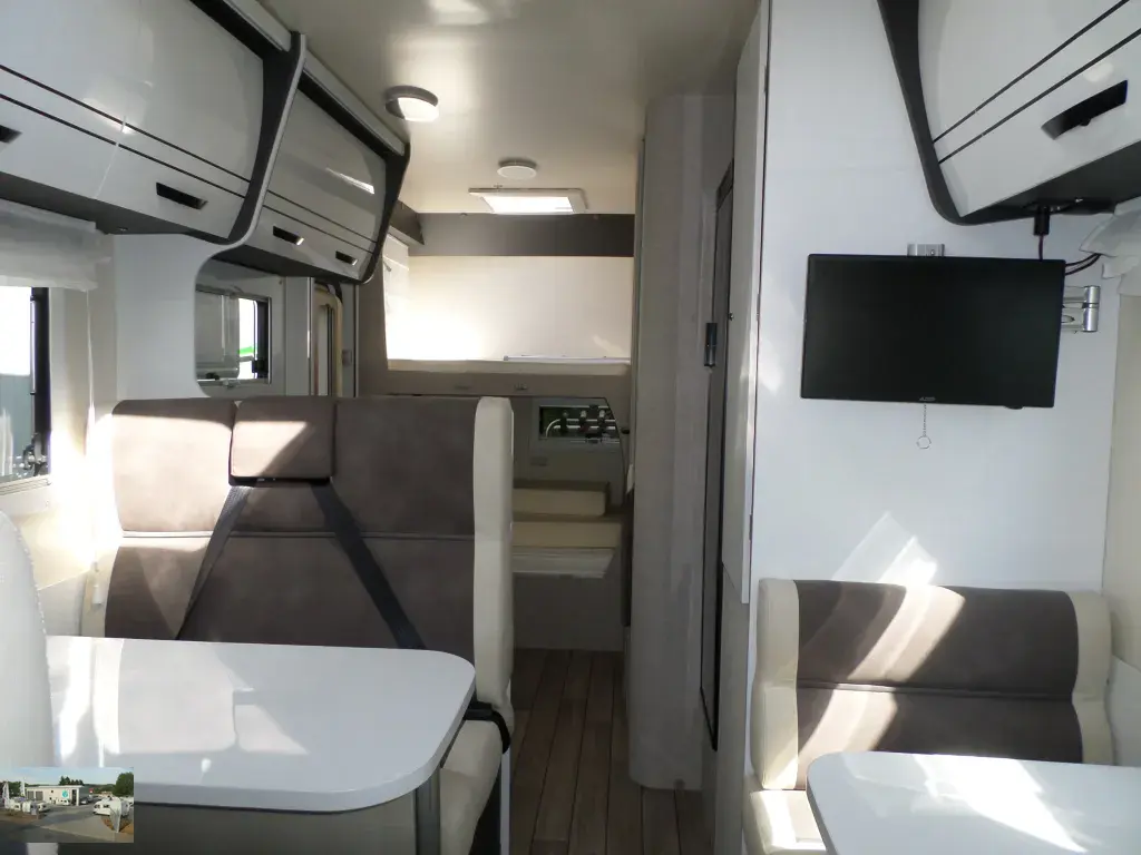 Bild 8: Wohnmobil für 6 Personen in Blomberg mieten