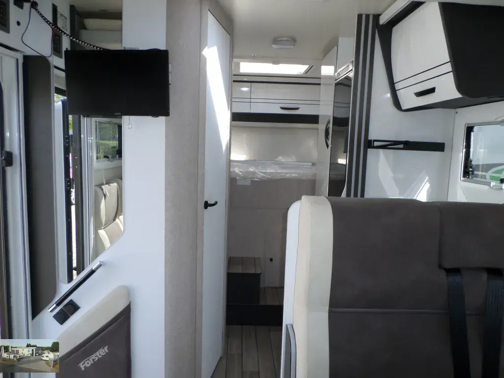 Bild 7: Forster Wohnmobil in Blomberg mieten