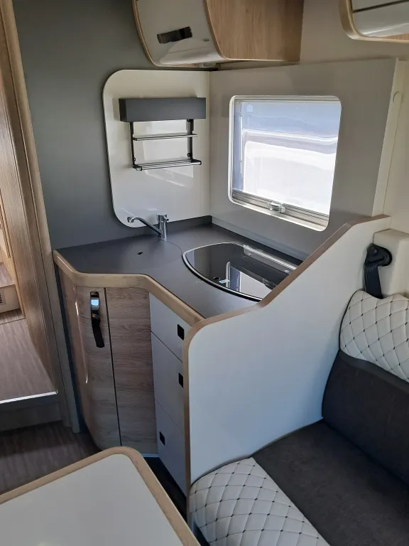 Bild 8: Wohnmobil für 4 Personen in Dickenschied mieten Bild 8: Wohnmobil für 4 Personen in Dickenschied mieten