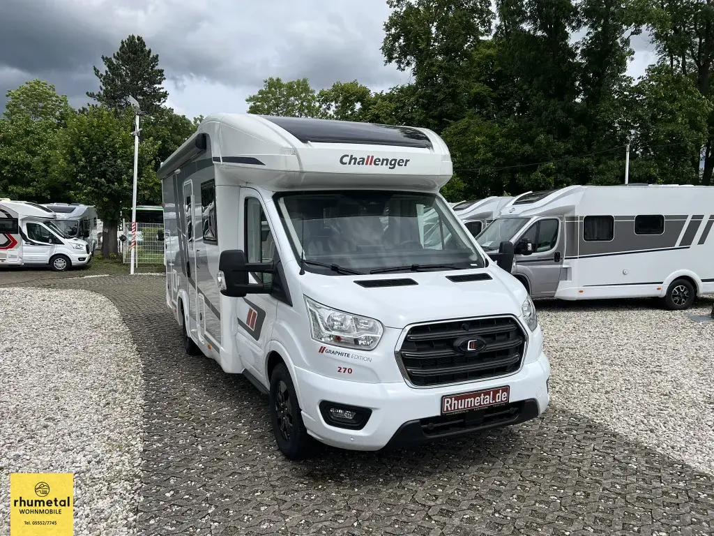 Bild 41: Challenger Teilintegriert 270 Graphite Edition