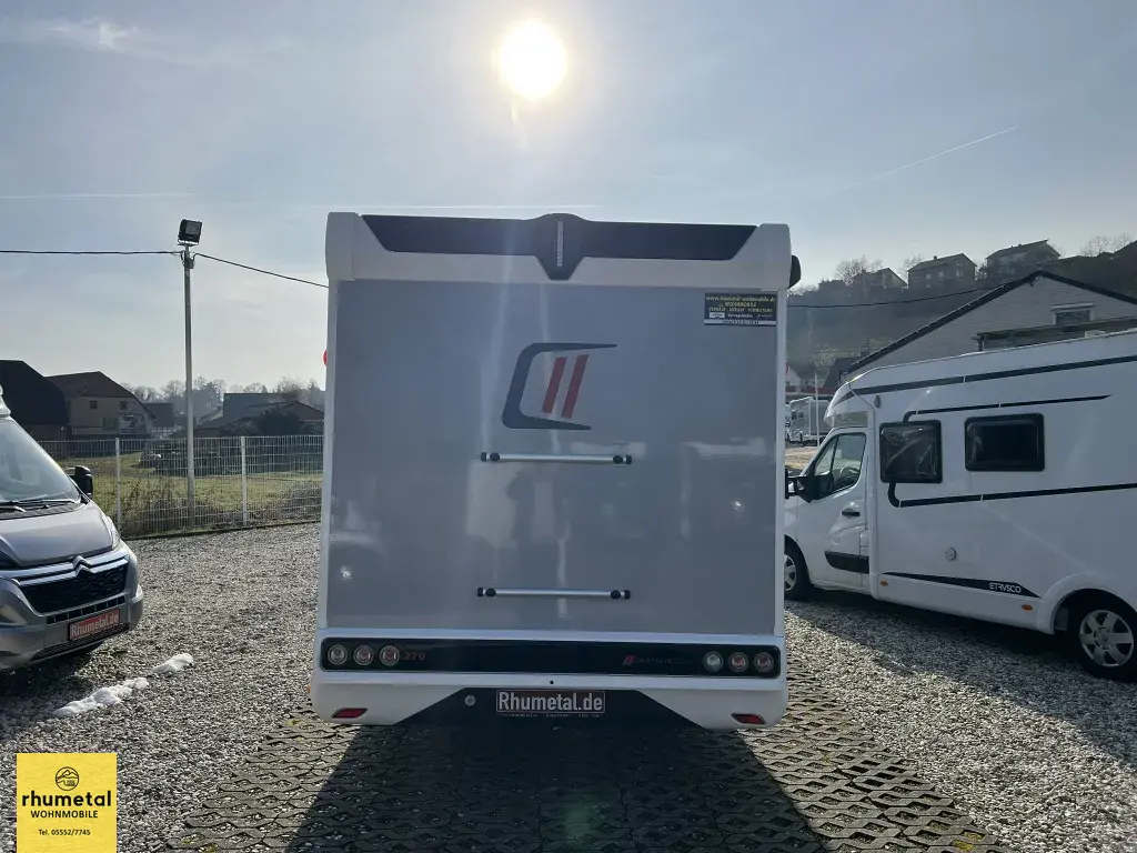 Bild 81: Challenger Teilintegriert 270 Graphite Edition