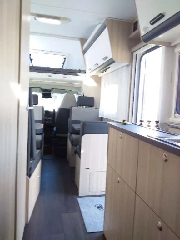 Bild 24: Wohnmobil für 6 Personen in Hagenbrunn mieten Bild 24: Wohnmobil für 6 Personen in Hagenbrunn mieten