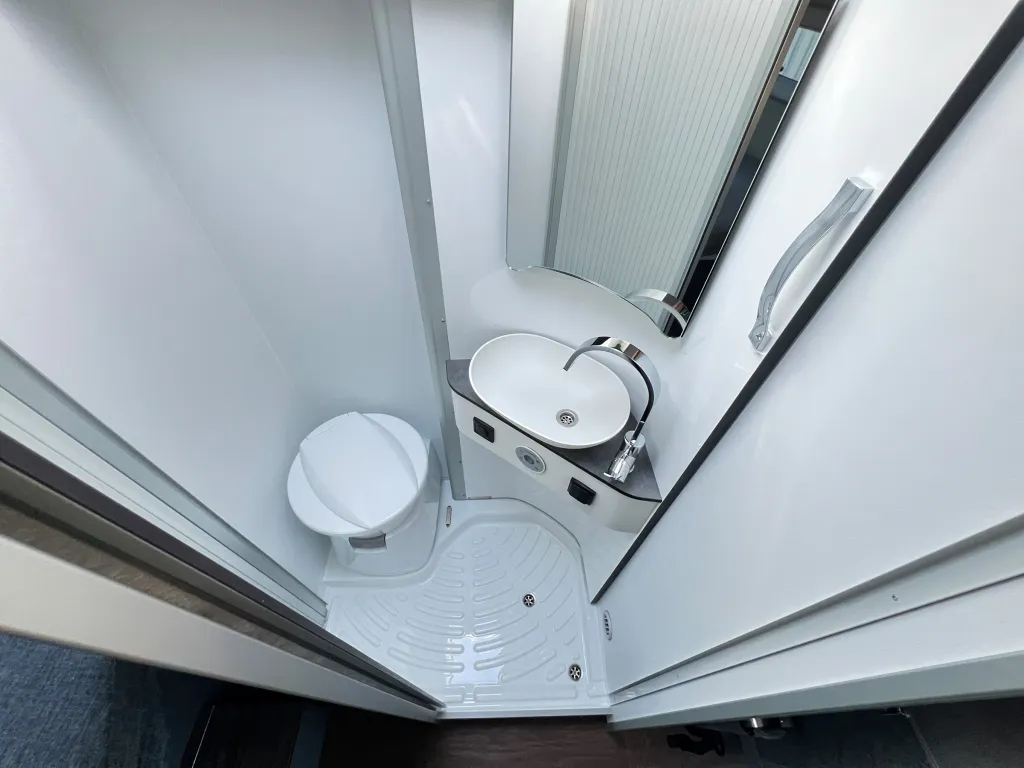 Bild 49: Pössl H-Line Summit Shine 600